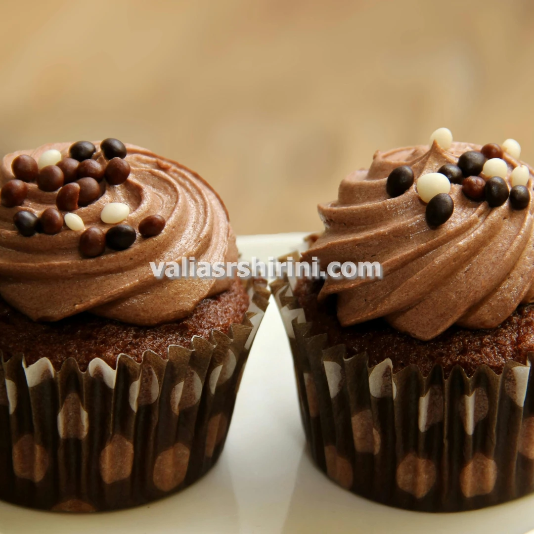 خرید شیرینی تازه در گلبهار